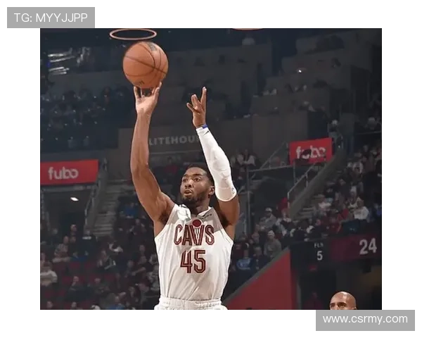 米切尔半场表现抢眼16分钟内高效贡献12分3板1助1断1帽